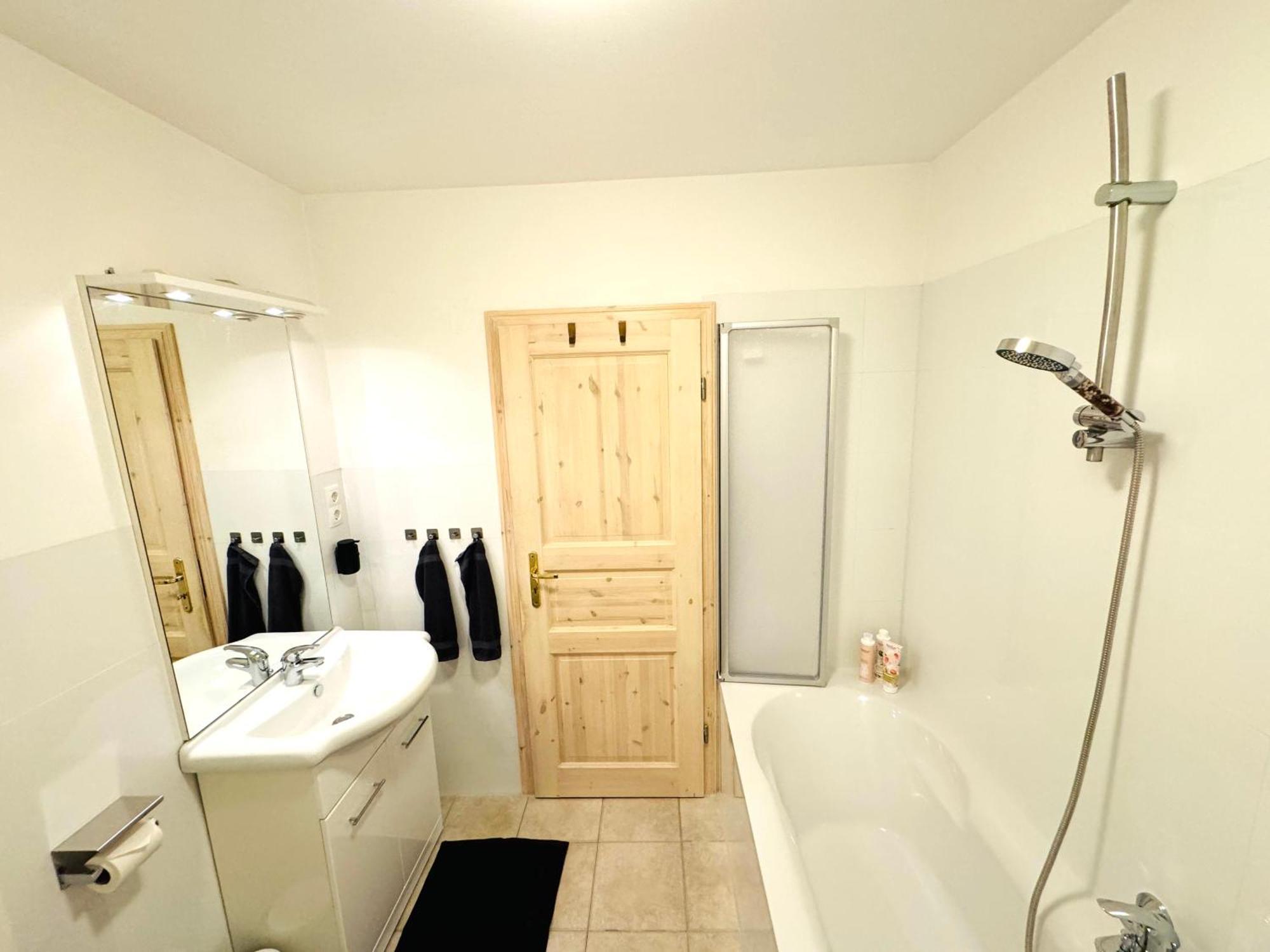Superhosts Zentrum - Parkplatz - Badewanne - Netflix - Kaffee Bremen Bagian luar foto